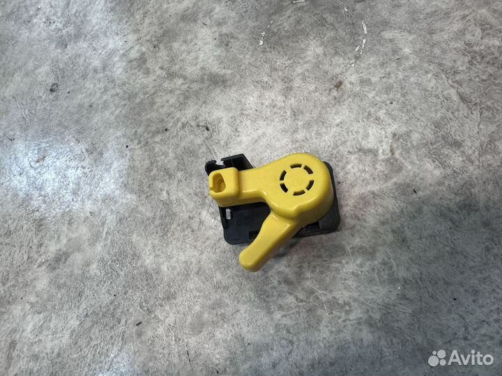 Ручка открывания капота Ford Focus 3 2011-2019