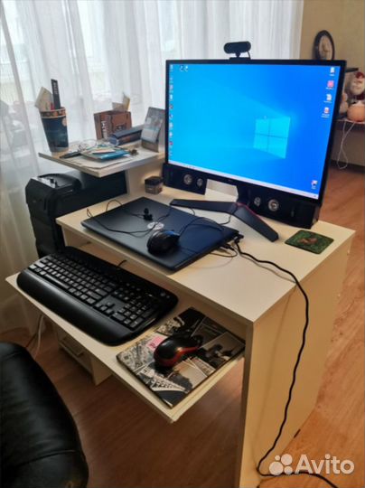 Компьютерный стол