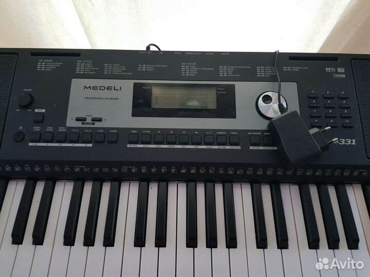 Синтезатор Medeli M331