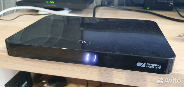 Спутниковая тв приставка триколор GS B527