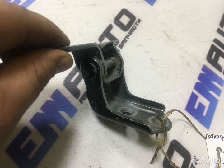 Петля двери передняя левая нижняя Мазда сх-7