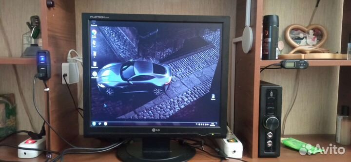 Монитор LG 19