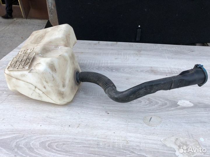 Бачок омывателя Discovery 3 Range Rover Sport