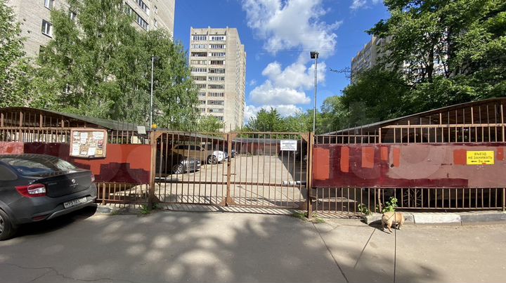 Машиноместо, 10 м²