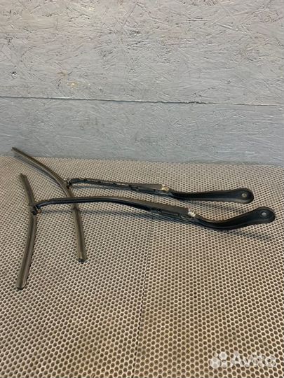 Поводок стеклоочиститель передний Bmw 335 Xi E92