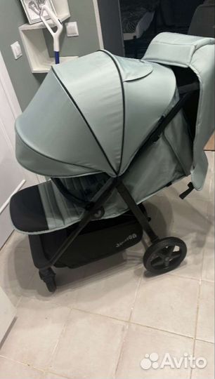 Прогулочная коляска новая