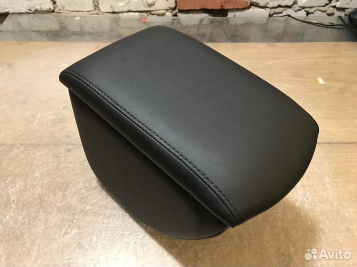 Подлокотник для Хундай Солярис 2