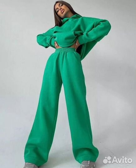 Спортивный костюм женский новый с биркой