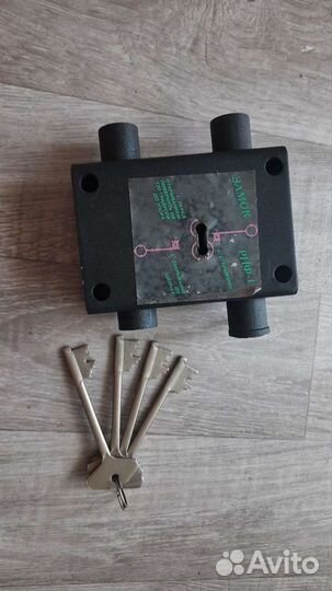 Замок дверной