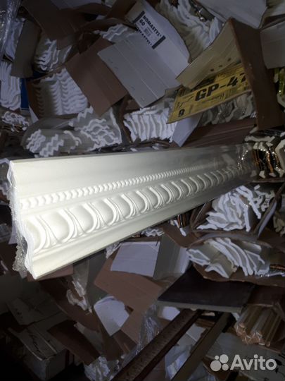 Потолочный плинтус