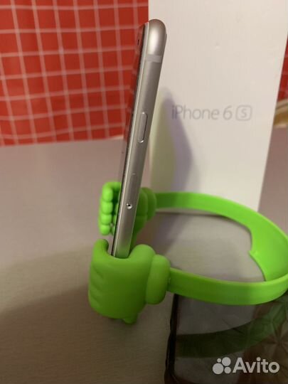 iPhone 6S, 64 ГБ