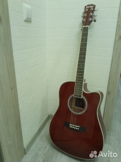 Продам Аккустическую гитару Stiller с чехлом