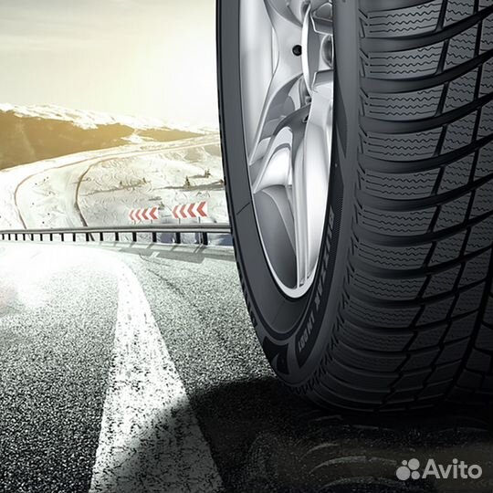 Bridgestone Blizzak LM-001 215/65 R17 99H