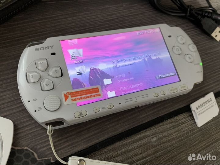 Sony PSP 3008 Pearl White 64gb 7500 игр (комплект)