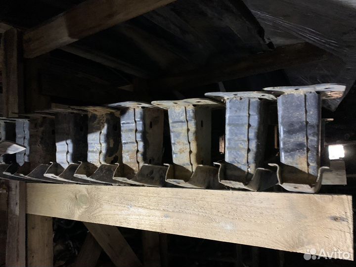 Усилитель заднего бампера Ford focus 2