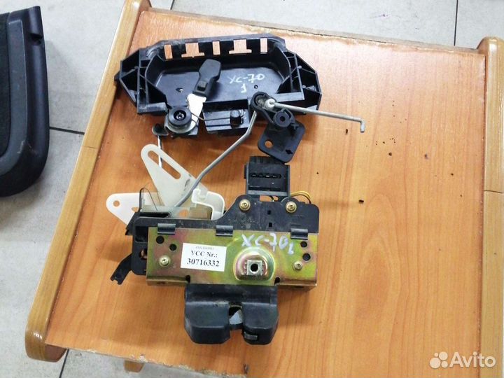 Замок крышки багажника Volvo Xc70, V70