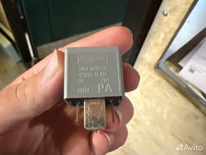 Реле компрессора пневмоподвески YWB500220