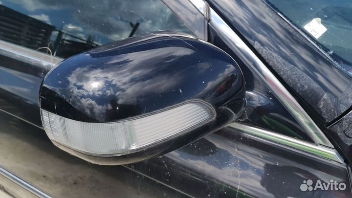 Зеркало правое на toyota crown majesta UZS186
