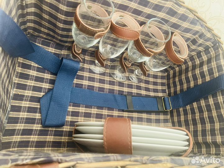 Корзина для пикника на 4 персоны