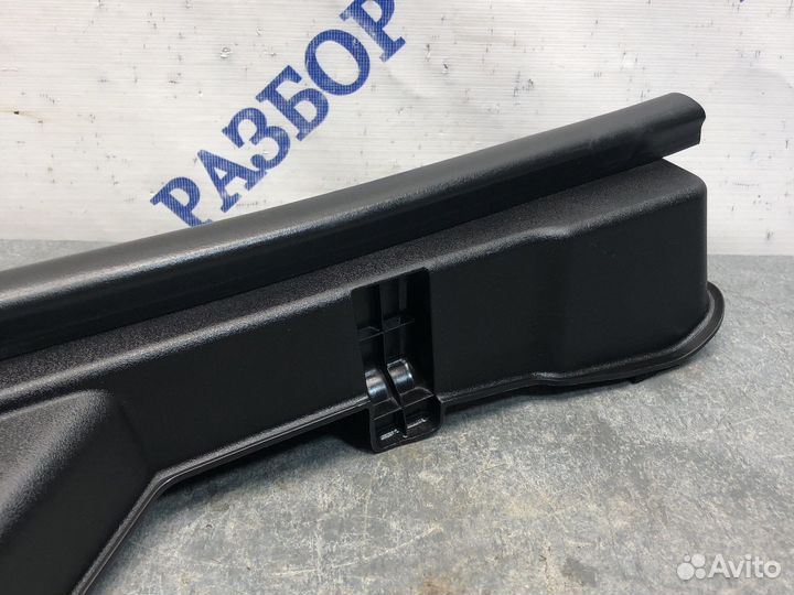 Прав накладка Stinger GT