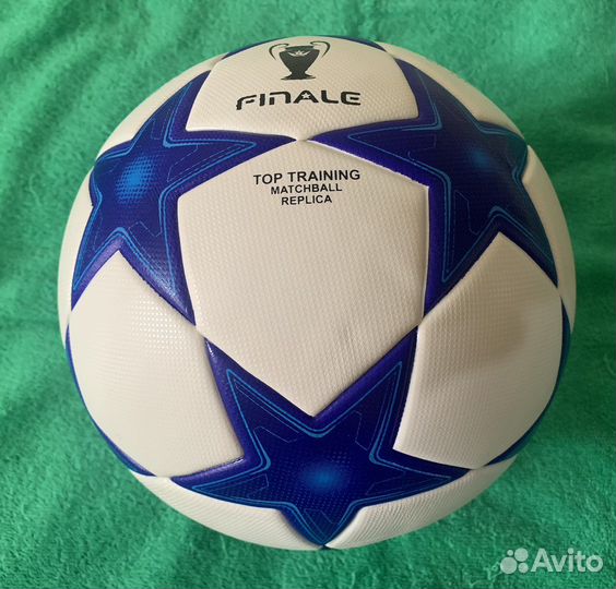 Футбольный мяч