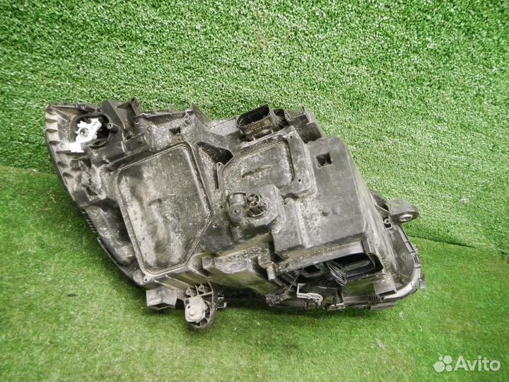 Фара левая Mercedes-Benz C-Class