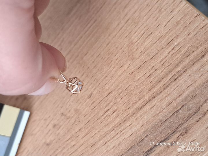 Золотая подвеска