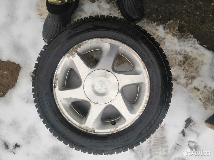 Bridgestone Blizzak Spike-02 185/65 R15 T