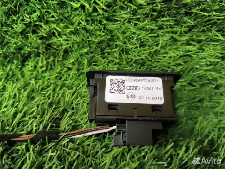 Кнопка открывания багажника Audi S7 Sportback 4G