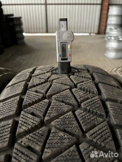 Bridgestone Blizzak DM-V2 255/50 R19 107T