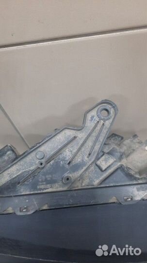 Фара левая Mitsubishi L200