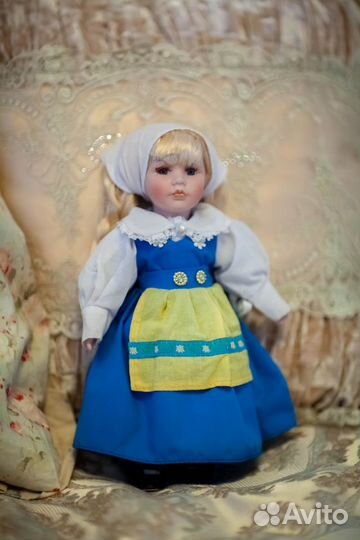 Винтажная кукла