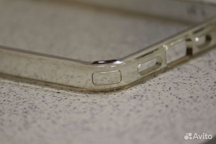 Чехол Uniq на iPhone 12 / 12 Pro