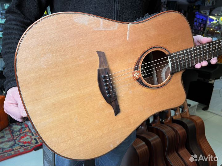 Гитара электроакустика