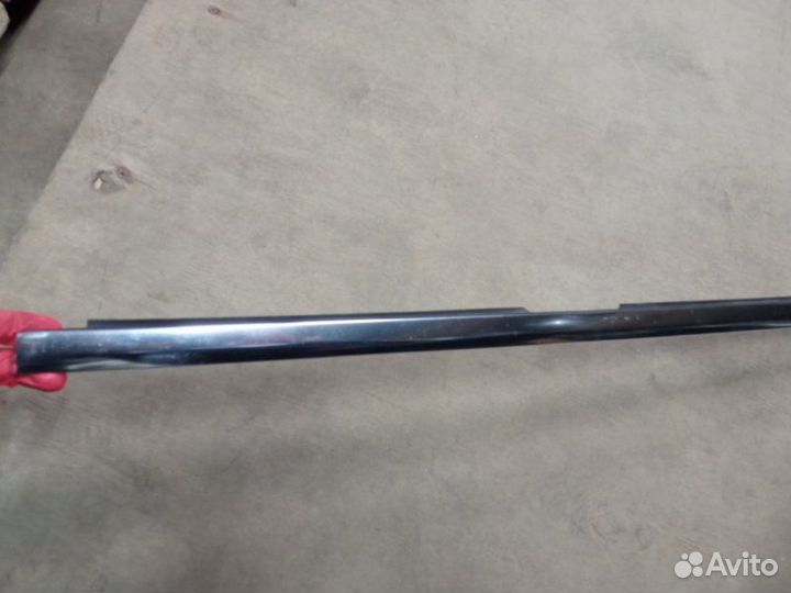 Молдинг стекла двери задний правый Volkswagen