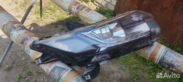 Правая фара Mitsubishi Outlander 3