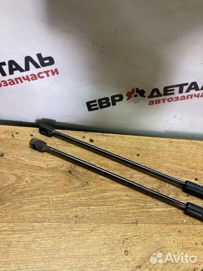 Амортизатор двери багажника Mercedes W163