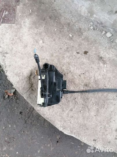 Задний правый замок двери рено лагуна 2