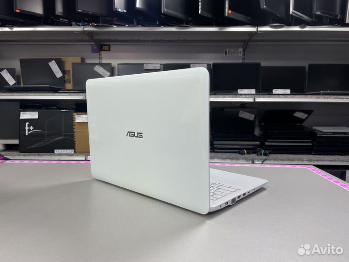 Ноутбук Asus X556U