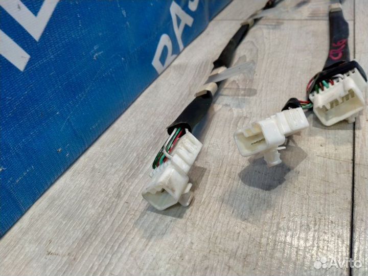 Электропроводка задних фонарей Toyota Cresta