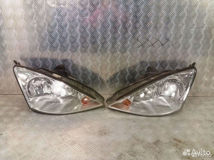 Фара левая правая Ford Focus 1 2M5113101BD Рест