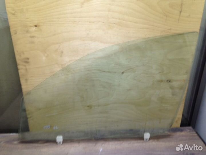 Стекло двери переднее левое Mitsubishi Outlander