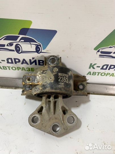 Подушка двигателя Chevrolet Aveo седан 1.6 2014