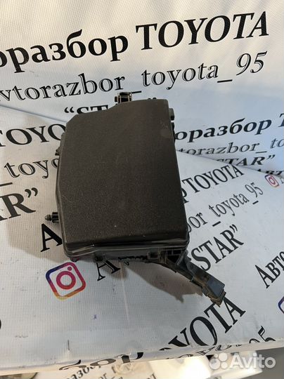 Корпус предохранителей Toyota Corolla E180