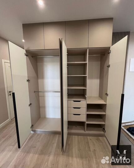 Шкаф распашной