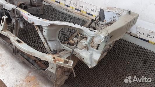 Передняя панель крепления облицовки (телевизор) ni