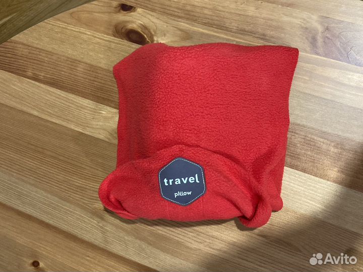 Дорожная подушка с поддержкой шеи