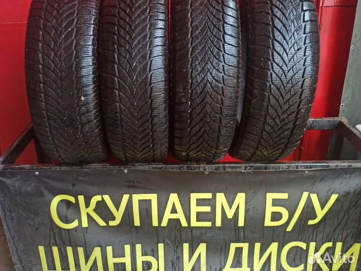 Goodyear UltraGrip Ice 2 215/60 R16