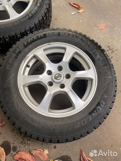 Dunlop Grandtrek Ice 02 215/65 R16 102T