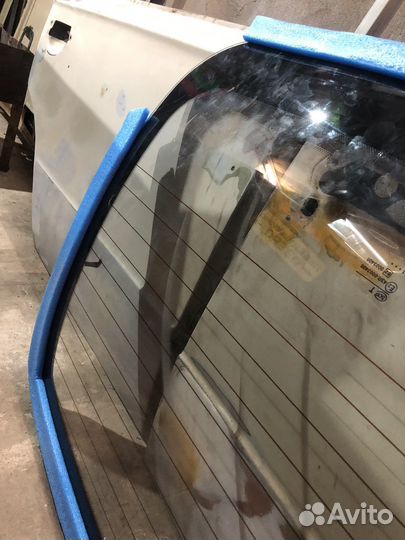 Стекло багажника нива шевроле